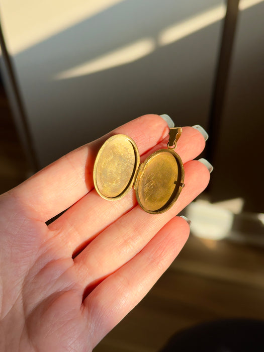 18k Vintage Locket