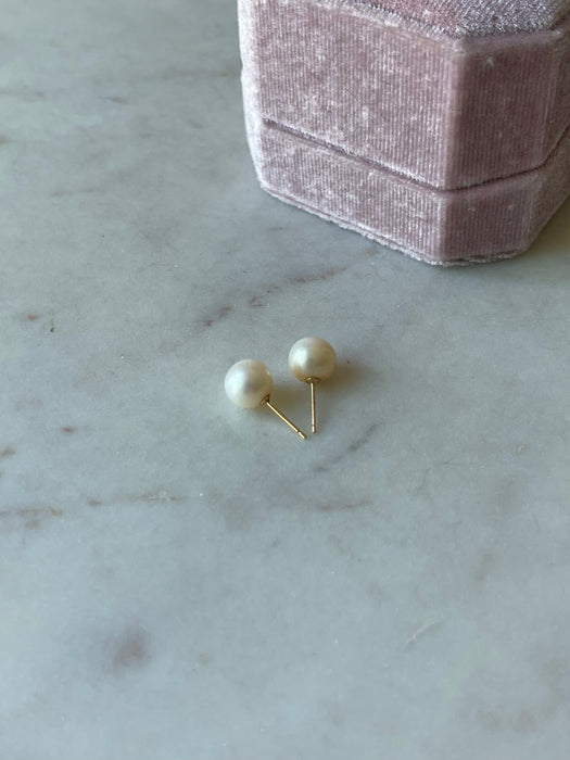 14k Pearl Studs