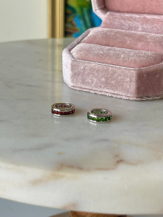 10k Green or Red Garnet Circular Slides