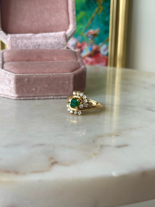 14k Emerald and Diamond Cluster Ring