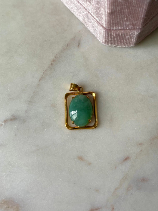 18k Jade Pendant