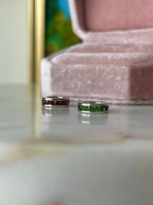 10k Green or Red Garnet Circular Slides