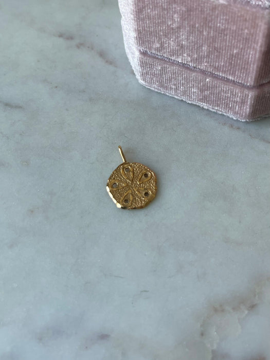 14k Sand Dollar Pendant