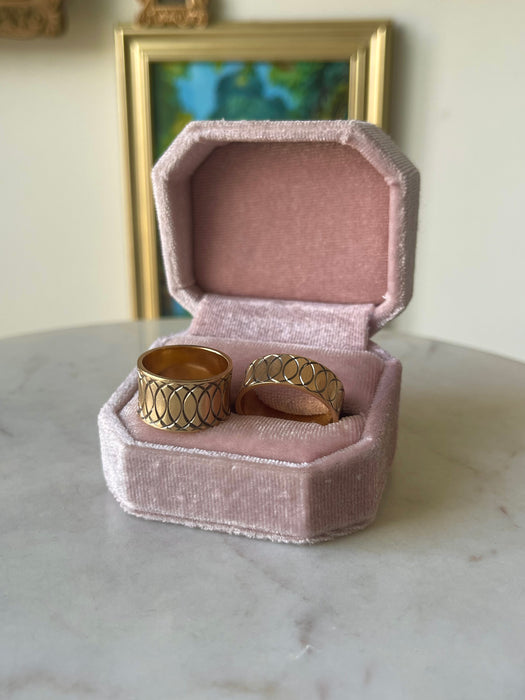 14k Circular Etched Wedding Set