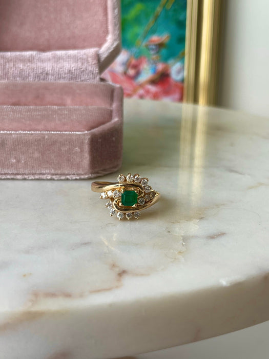 14k Emerald and Diamond Cluster Ring