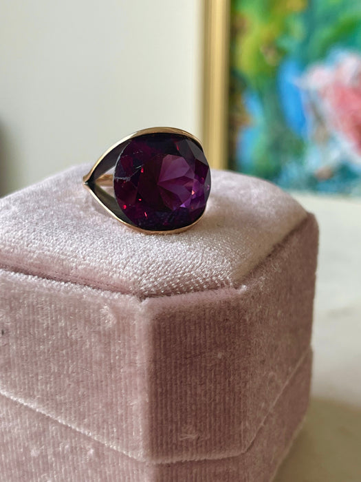 14k Color Changing Sapphire Ring