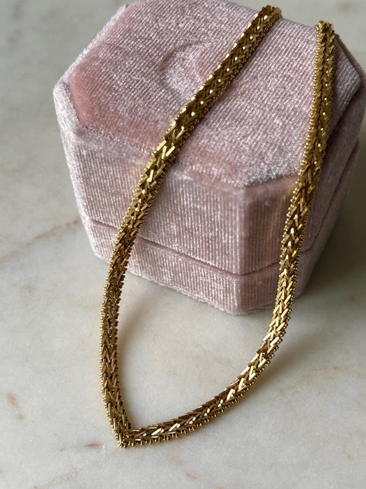 14k V Drop Collar Chain