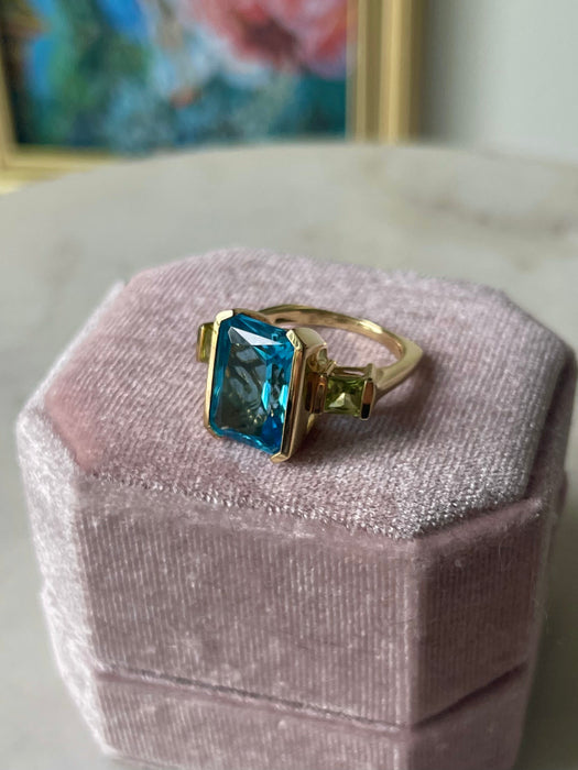 14k Blue Topaz and Peridot Ring