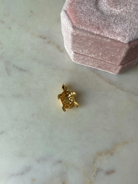 14k Turtle Pendant